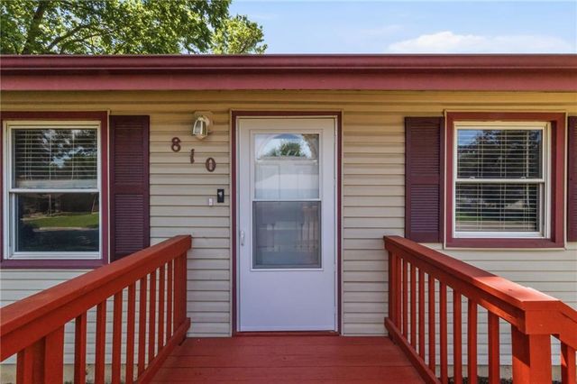 810 N 82nd Terrace, Kansas City, KS 66112