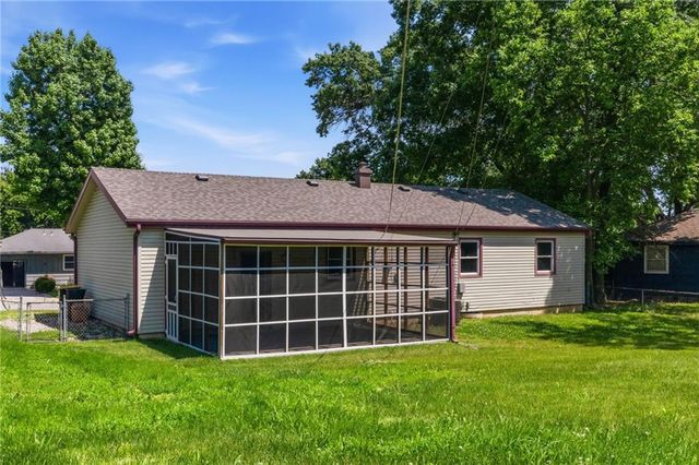 810 N 82nd Terrace, Kansas City, KS 66112