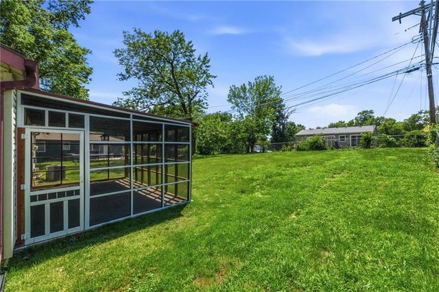 810 N 82nd Terrace, Kansas City, KS 66112