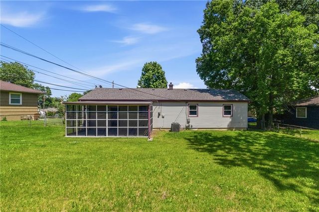 810 N 82nd Terrace, Kansas City, KS 66112