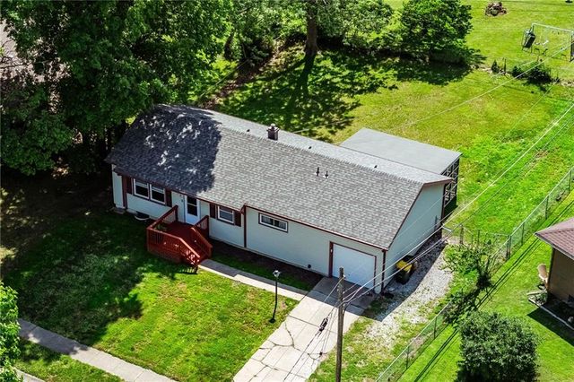 810 N 82nd Terrace, Kansas City, KS 66112