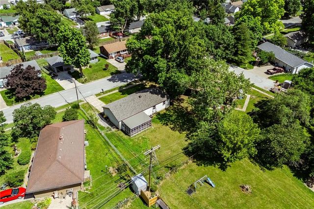 810 N 82nd Terrace, Kansas City, KS 66112