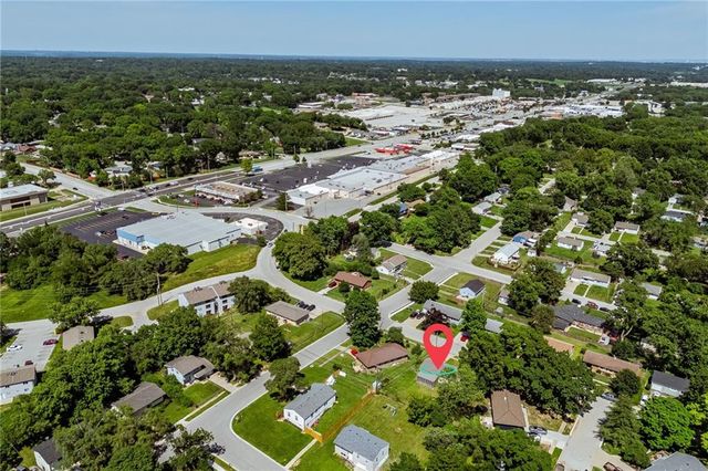 810 N 82nd Terrace, Kansas City, KS 66112