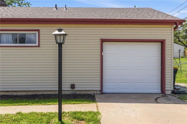 810 N 82nd Terrace, Kansas City, KS 66112