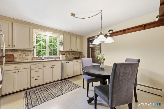 10 Shady Lane, Simsbury, CT 06092