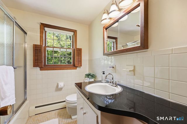 10 Shady Lane, Simsbury, CT 06092