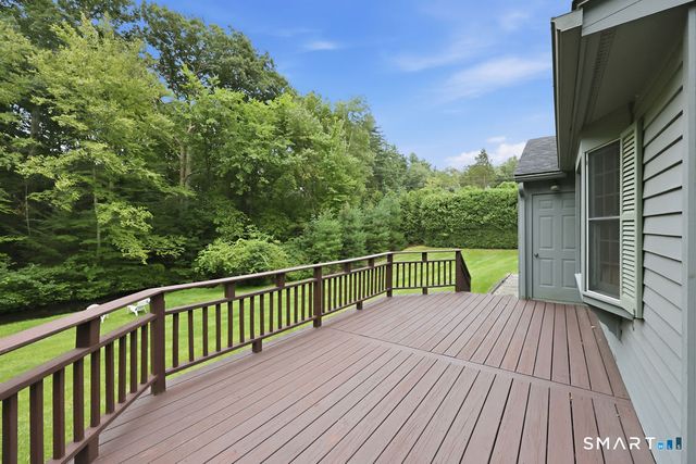 10 Shady Lane, Simsbury, CT 06092