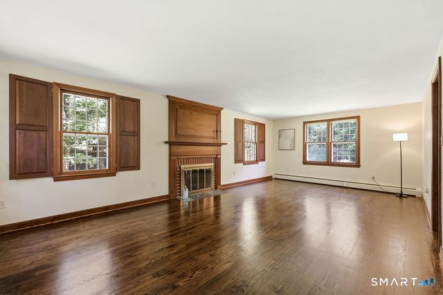 10 Shady Lane, Simsbury, CT 06092