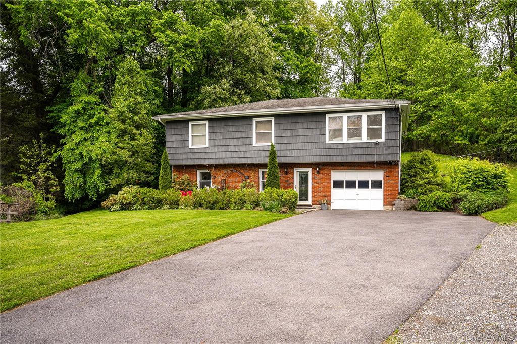 2 Piping Rock Drive, Ossining, NY 10562