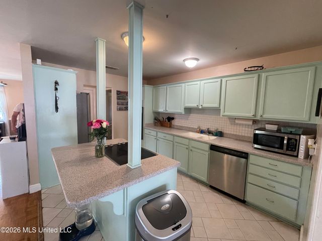 2607 Demaret Drive, Gulfport, MS 39507