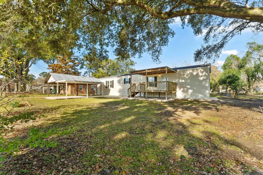 5042 Eudora Dr, Addis, LA 70710