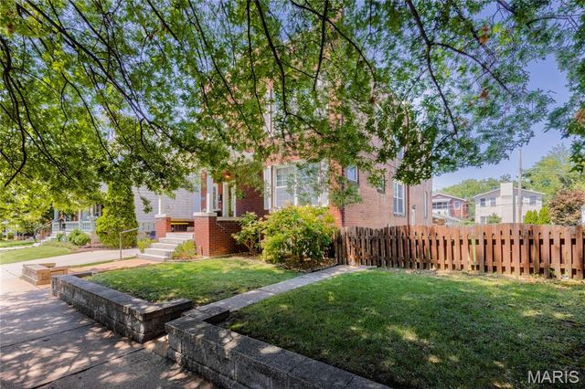 5229 Lansdowne Avenue, St Louis, MO 63109