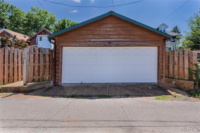 5229 Lansdowne Avenue, St Louis, MO 63109