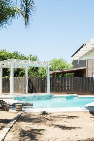 809 S Cypress Avenue, Fresno, CA 93727