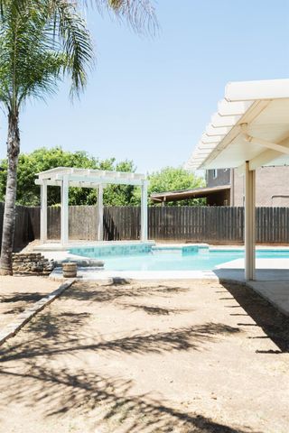809 S Cypress Avenue, Fresno, CA 93727