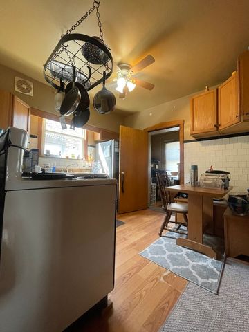 7706 S Saint Lawrence Avenue, Chicago, IL 60619