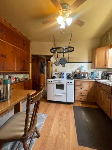 7706 S Saint Lawrence Avenue, Chicago, IL 60619