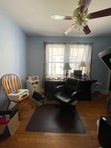 7706 S Saint Lawrence Avenue, Chicago, IL 60619