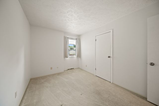 6345 N Hazelwood Avenue, Davenport, IA 52806