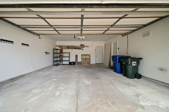 6345 N Hazelwood Avenue, Davenport, IA 52806