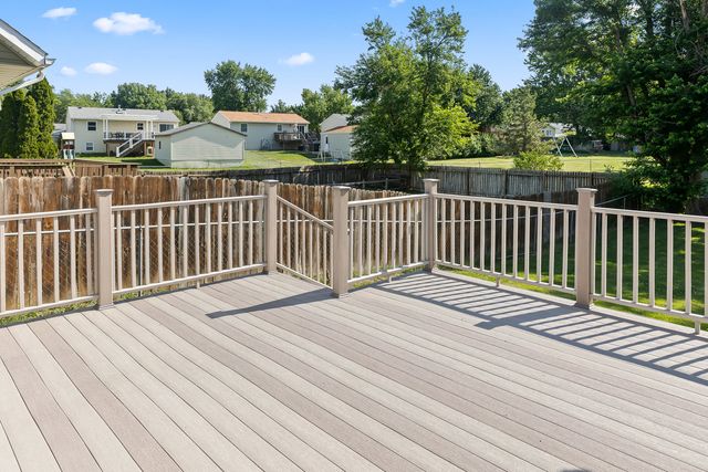 6345 N Hazelwood Avenue, Davenport, IA 52806