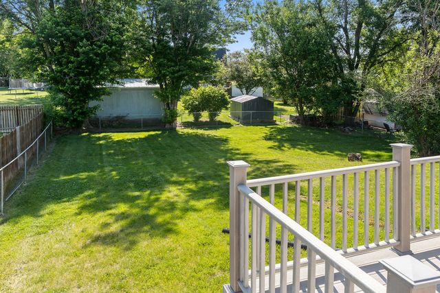 6345 N Hazelwood Avenue, Davenport, IA 52806