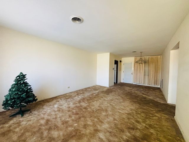 847 S 3rd Avenue, Des Plaines, IL 60016