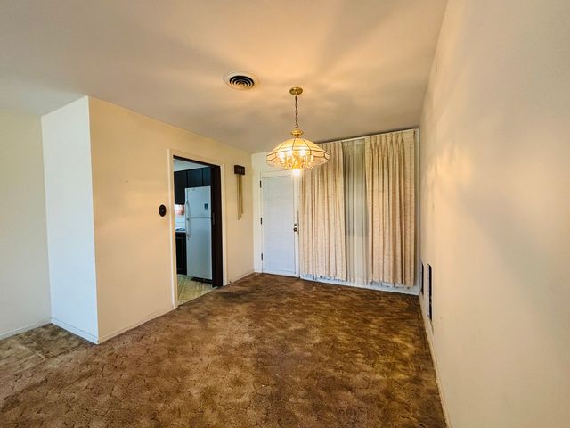 847 S 3rd Avenue, Des Plaines, IL 60016