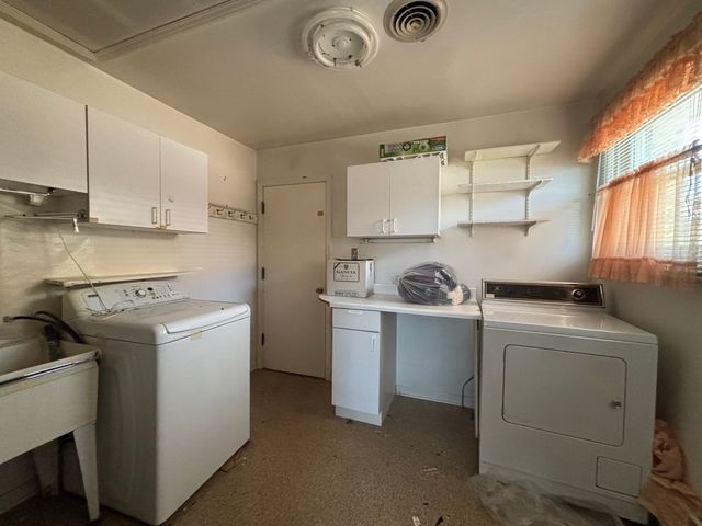 847 S 3rd Avenue, Des Plaines, IL 60016