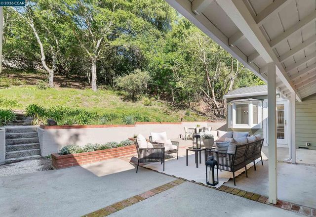 120 Las Vegas, Orinda, CA 94563