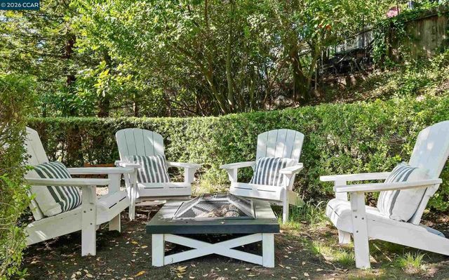 120 Las Vegas, Orinda, CA 94563