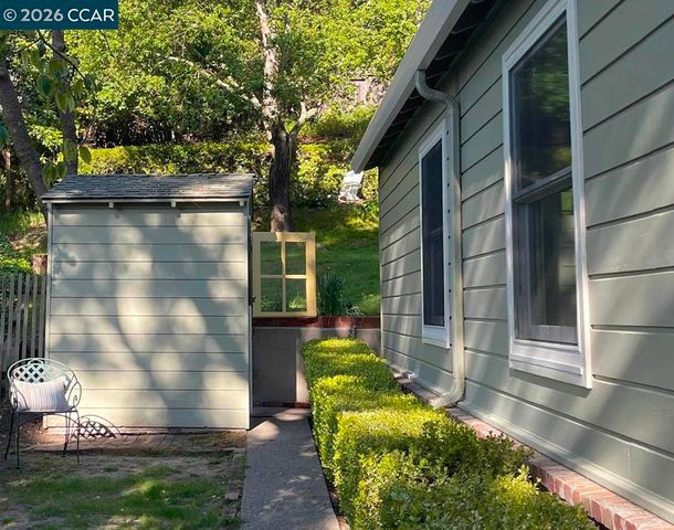 120 Las Vegas, Orinda, CA 94563
