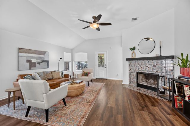 9213 Grant Forest DR, Austin, TX 78744