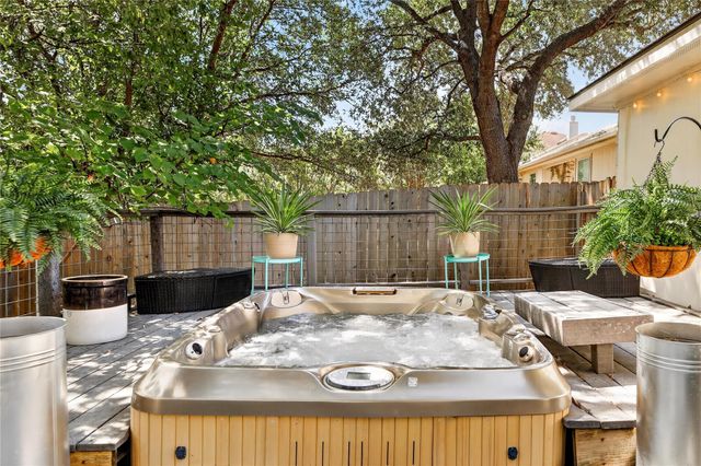 9213 Grant Forest DR, Austin, TX 78744