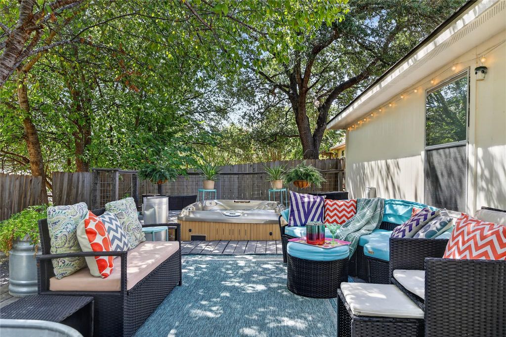 9213 Grant Forest DR, Austin, TX 78744