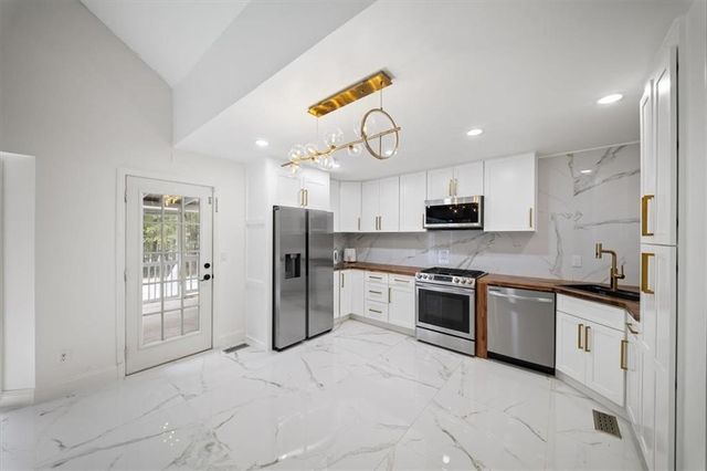 6857 Alexander Parkway, Douglasville, GA 30135