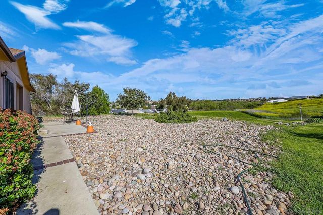 273 Stallion Dr, Oceanside, CA 92057