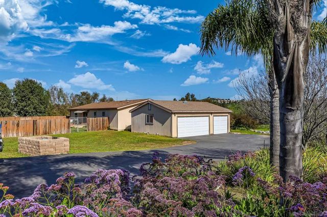 273 Stallion Dr, Oceanside, CA 92057