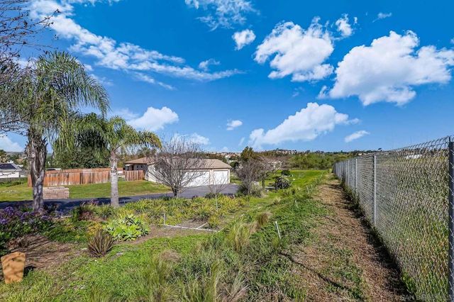 273 Stallion Dr, Oceanside, CA 92057