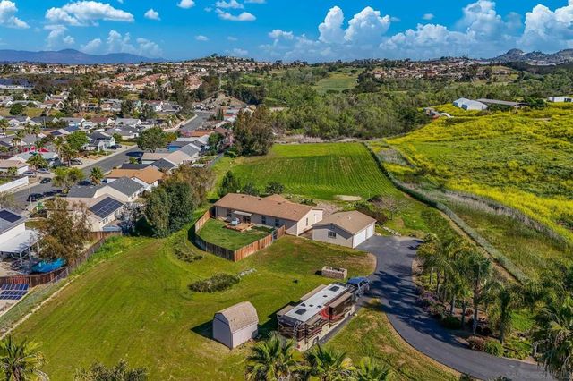 273 Stallion Dr, Oceanside, CA 92057