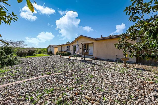 273 Stallion Dr, Oceanside, CA 92057