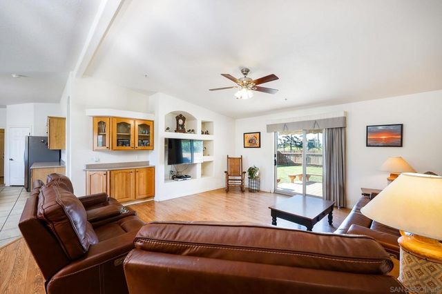 273 Stallion Dr, Oceanside, CA 92057