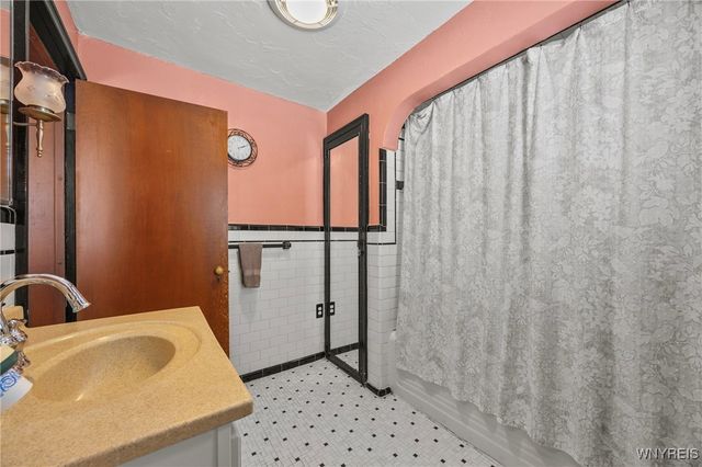 63 Newport Avenue, Buffalo, NY 14216