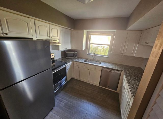 3275 NW 44TH Street 2, Oakland Park, FL 33309