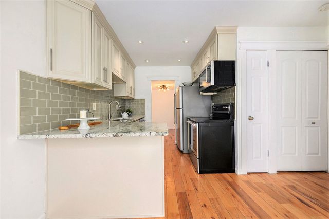 42198 Roscommon Street, Northville, MI 48167