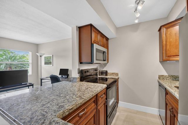 5520 N Ocean Boulevard N 110, Ocean Ridge, FL 33435