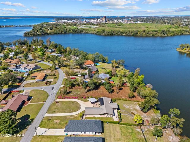 4813 S Lakewood Drive, Panama City, FL 32404