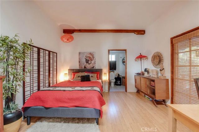 1953 Sunset Plaza Drive, Hollywood Hills, CA 90069
