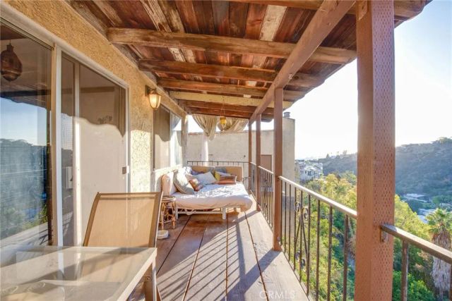 1953 Sunset Plaza Drive, Hollywood Hills, CA 90069
