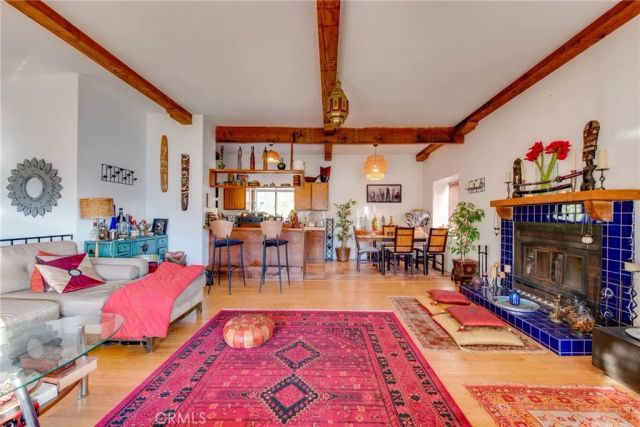 1953 Sunset Plaza Drive, Hollywood Hills, CA 90069